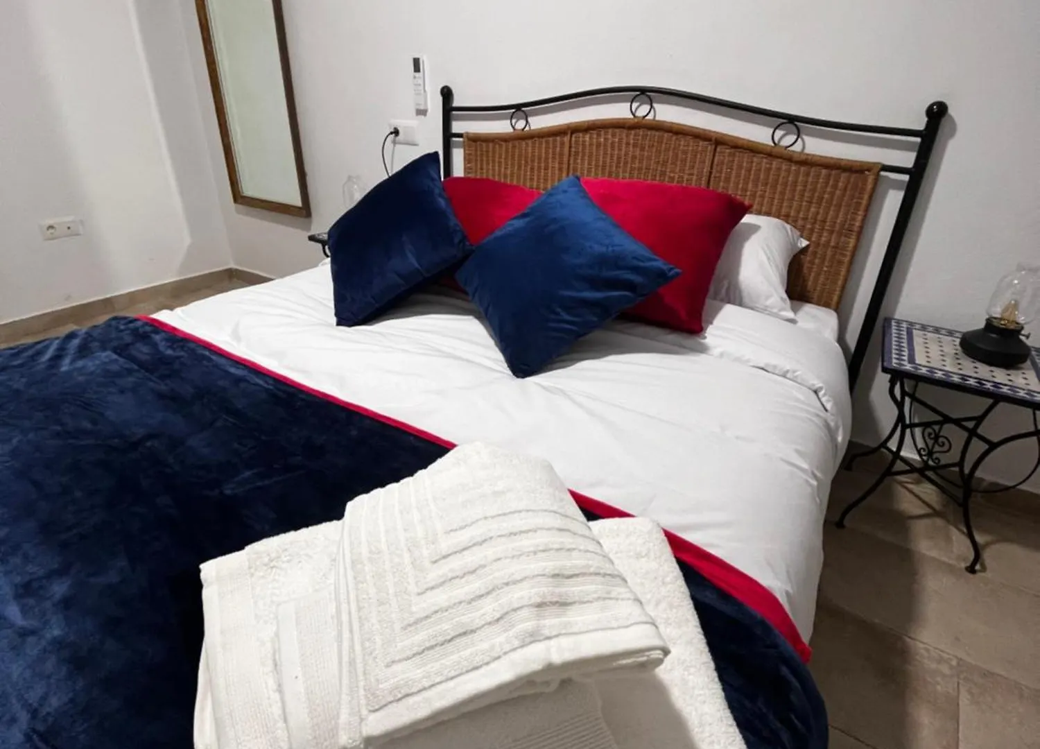 Shanti'S Andalusian Room Malaga 0*,  Spain