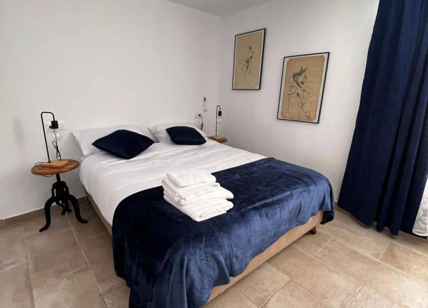 Shanti\'S Andalusian Room contacts